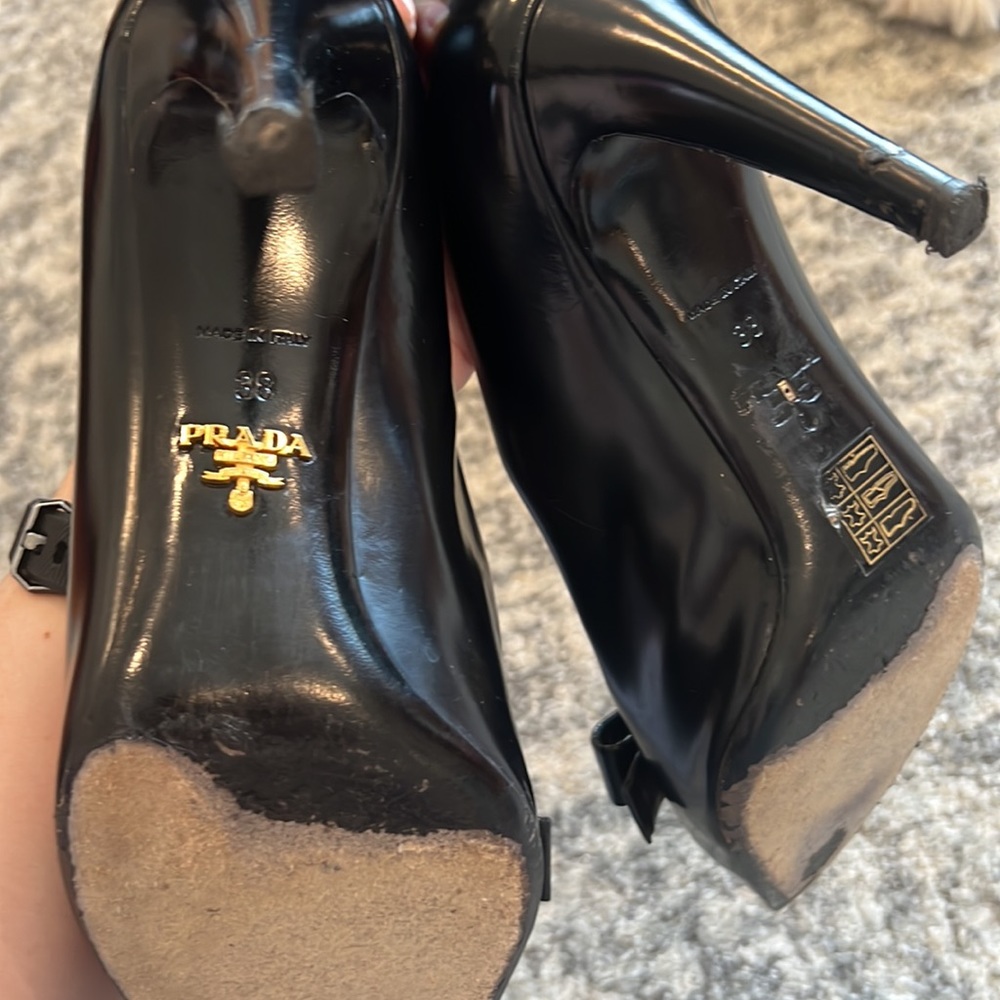 Prada Black Patent Leather Bow Pointed Toe Pumps Size 38 - Picture 5 of 14